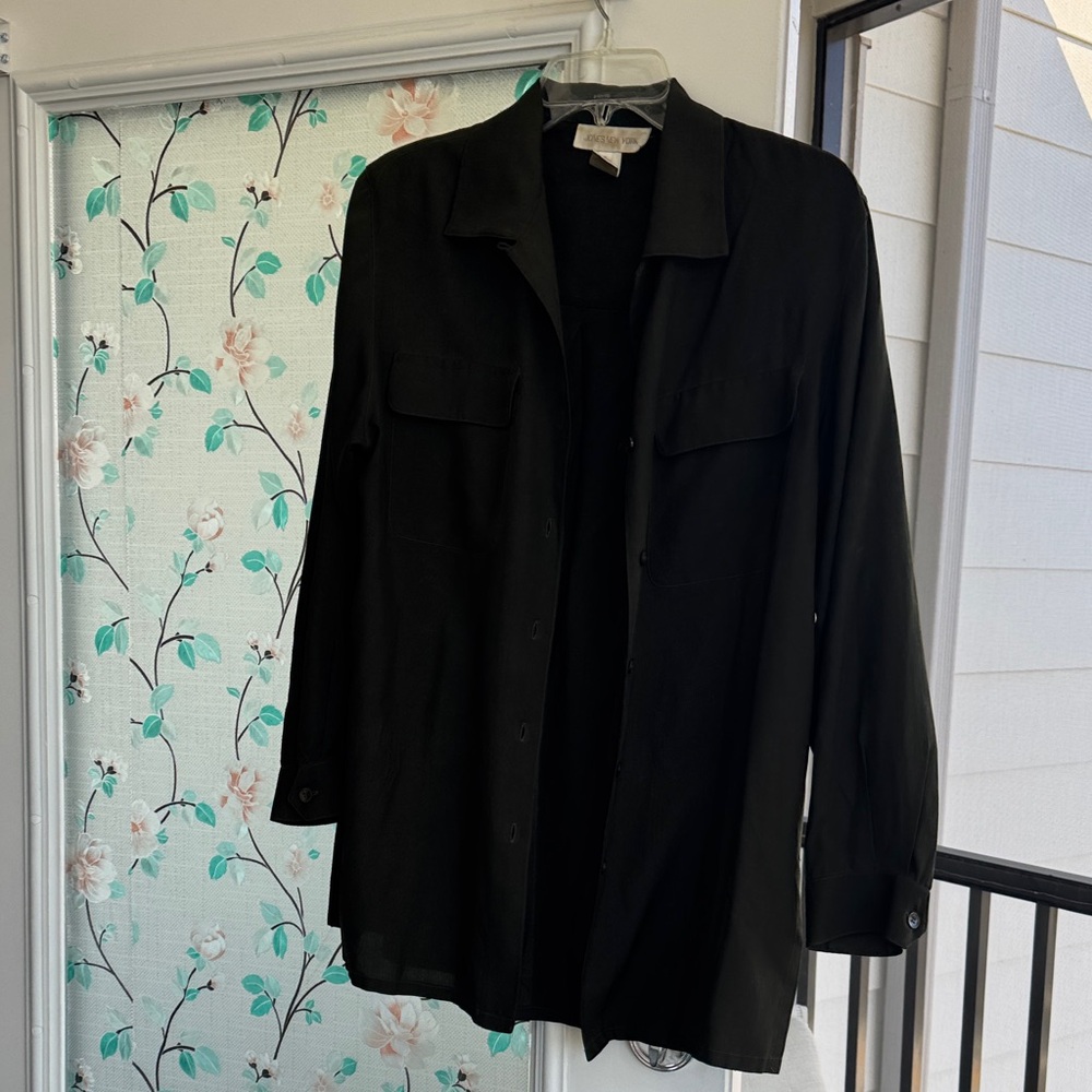 Dark green olive 100% silk jones New York vintage button up with shoulder pads